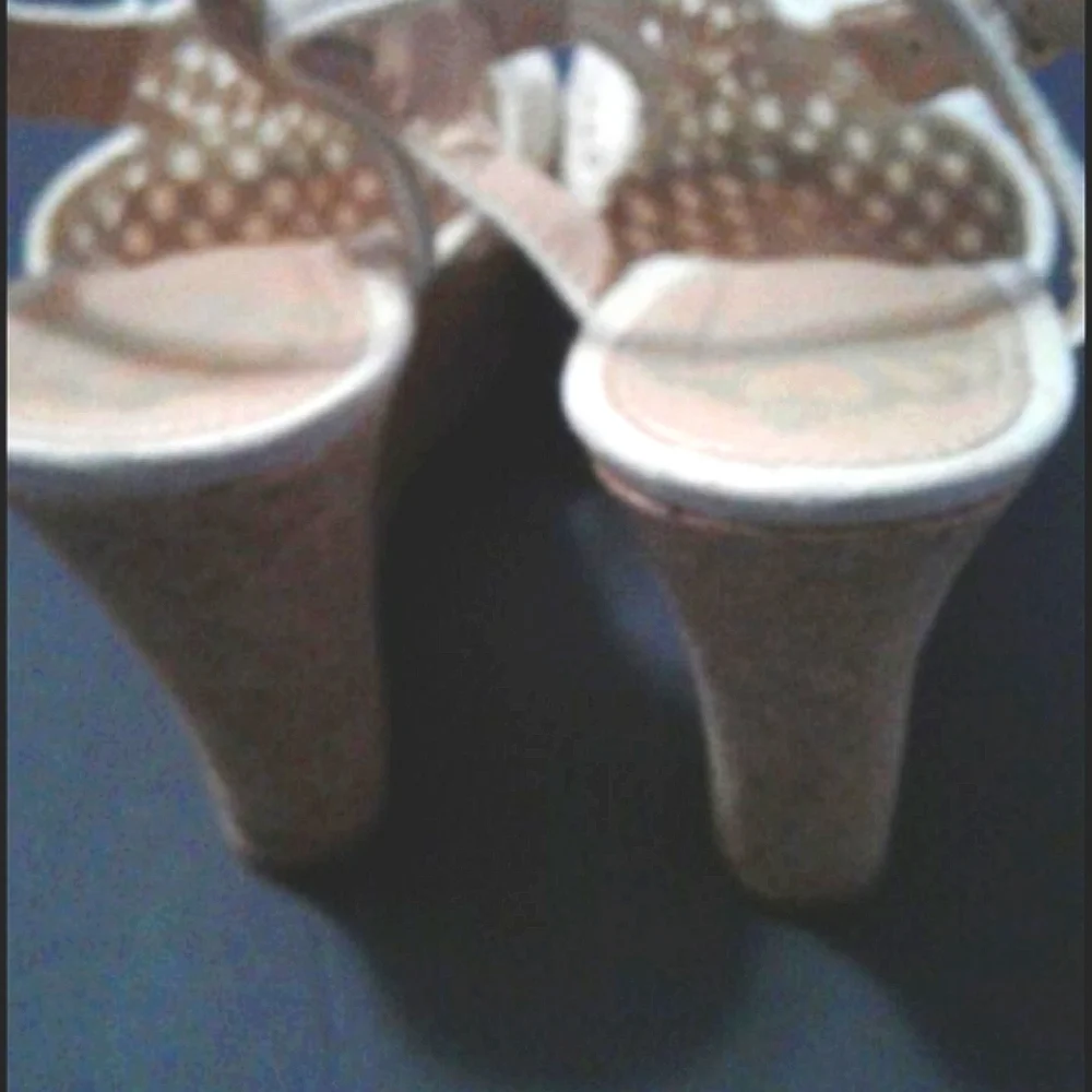 Fergalicious Boho Retro Y2K Cream Caged Cork Heels Platform Sandals 6